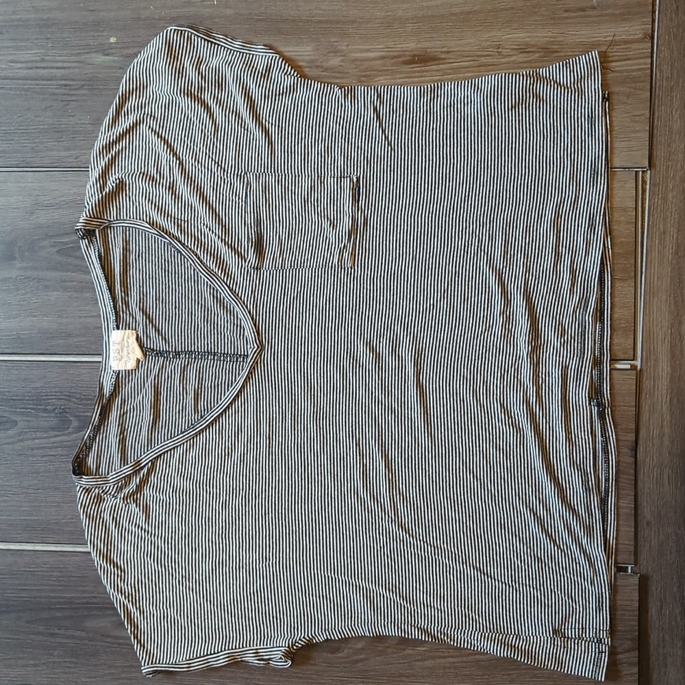 P.S.T. Cropped V-Neck